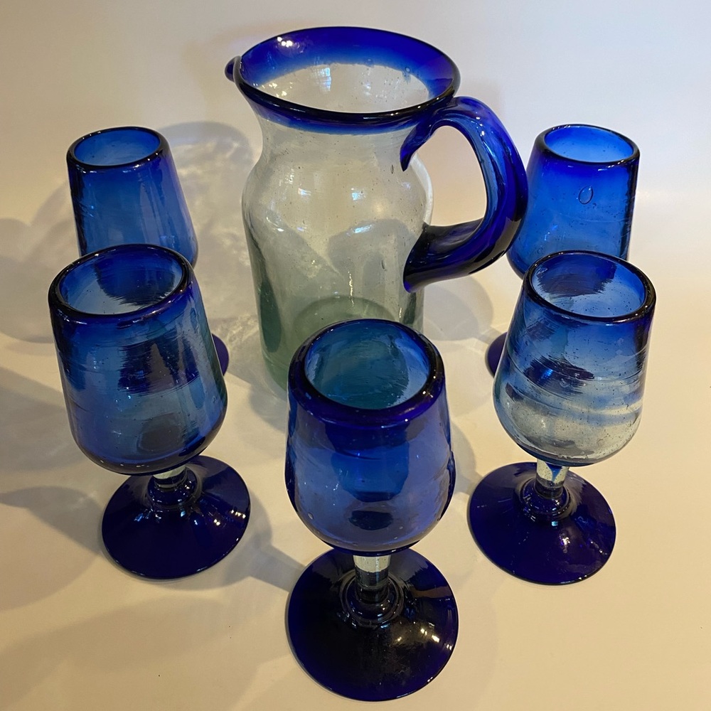 Vintage 1990s Mexican Hand Blown Glass Pitcher & 5 Goblets Set – Cobalt Blue Rim